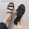 Designer de luxo Helves de designer verão Novo três cintos Chain Nariz Beach Sandals de fundo plano Sandálias femininas PVC Linha de geléia com 1: 1 logotipo da marca
