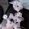 Bandons à la main cheveux faits à la main pour femmes accessoires de cheveux de mariage Blanc Flower Pearl Band Tiaras Bridal Ball Headwear Bijoux Q240506