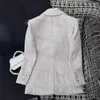 Veste pour femmes de la créatrice de luxe 2024 Début de printemps Nouveau tempérament monocyto-petit style double pocket de poche au large de la veste en tweed grossier blanc