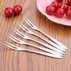 Fourks 5 / 10pcs en acier inoxydable Dessert Belle Mini Fork Fork Snack Cake Cafeteria Home Kitchen Lacteware