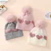 Kapaklar Şapkalar 2023 Sonbahar ve Kış Bebek Örme Şapka Kız Akrilik Kalın Sıcak Bebek Pini Sevimli Kalp Yenidoğan Şapkası 0-12 Ay WX