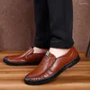 Casual schoenen 2024 MANNEN LEDER ZOMER Ademend holes Luxe merk Flat voor Drop RTGG67