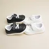 Sneakers Childrens Extérieur Léger et confortable Black Blanc Anti Slip Low Top Circular Sports Chaussures Daily Ek9S51 H240506
