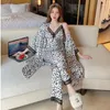 Sleepwear feminino 3 PCs Pijamas Conjuntos para mulheres estampas de leopardo pijama faux seda cetim pijama fêmea de manga longa camisa cami calça caseira