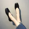 Lässige Schuhe Frauen Flats Leder Square Head Slip-on atmungsablöschbares Sohle gemütlicher Ladung Frauen täglich pendeln einfache koreanische Version