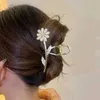 Autres cheveux de fleurs vives CLS pour les femmes Bijoux de cheveux vintage Charme Big Rhinestone Crystal Clip Clif de mariage Cl Crab Daisy Shark Clip