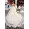 Mariage Longs Bridal Manches robes robes une ligne bijoux couche dentelle applique Train Train recouvert illusion arrière en tulle