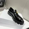 Luxus -Designer -Ladungsstaatsanwälte flache Kleiderschuhe Frauen lässige schwarze Lederschuhe Plattform Sneakers Leder -Lutger Sneakers Flat Boat Schuhe
