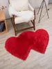 Carpets longs en peluche rouge double chambre au lit de chevet et tapis de sol de salon