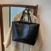 Capacité grande sac fourre-tout pour la mode pour femmes polyvalent épaule légère luxe de luxe sous les bras