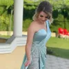 One Schulter lange Abendkleider Ärmel Designer Perlen Pailletten Spitzenröckelkristalle Meerjungfrau Seitenschlitz Custom Made Prom Party Gown Plus Size Vestido 0510