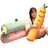 Dessin animé fruit long sommeil de support d'oreiller simulation légume carotte peluche toys poupée de corps enceinte coude doux coussin 240426