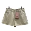 Damesshortsontwerper Early Spring New Miu Sports and Leisure Style Lazy Fashion veelzijdige lettersticker Corduroy N000