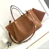 Designers retro handmade woven tote leather shoulder bag high-end atmospheric precision and fine handbag