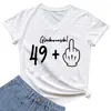 Damen T-Shirt Womens 49 Plus Middle Finger Grafik T-Shirt Geburtstag Geschenk T-Shirt V-Ausschnitt Top Y2K Street Kleidung Korean Kurzarm T-Shirt Womensl2405