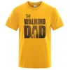 Męskie koszulki The Walking Dad Funny Strt Printed Men T-shirts Modna lato bawełniana koszulka luźna ograniczona krótkie pęcherzy