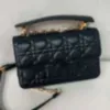 Outdoor -Taschen Original Jolie Handtasche schwarze Kuh Leder -Vine Muster Umhängetasche Kette