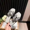 Original 1: 1 HREMS Top Grade Designer Slippers 2024 New Type Pantors For Womens Wans Diamond Summer Diswear Sandales de plage à la mode polyvalente avec un logo de marque 1: 1