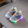 Sneakers Childrens Led casual shoes cute cartoon duck sports shoes childrens luminous tennis shoes boys and girls breathable mesh sports shoes Sapato Q240506