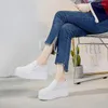 Scarpe da fitness vere sneaker piattaforma in pelle per donne allenatori di moda casual donna zeppa bianca nera