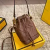 Новая высококачественная дизайнерская сумка женщина ковша сумки мода сумочка Пресбиопия логотип из тисненой шаблон съемный шнур