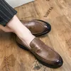 Chaussures habillées élégantes pour hommes d'automne décontracté en cuir léger les jeunes à la mode extérieure et à la mode