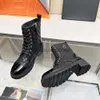 Kanales 2023 Designerschuhe Neue erste Schicht Boots Cowhide High Top -Schuhe gebundener runder Kopf Dicke Sohle Freizeitschuhe Tide Martin Boots Europäische Station J47V