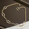 Lyxvarumärke Pendantdesigner halsband 18k guldpläterad rostfritt stål design bokstäver halsband smycken män kvinnor mode tillbehör gåva