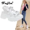 Fujin 8cm kvinnor sandaler plattform tjock sule chunky skor ins casual sommar beige svart bekväm 240429