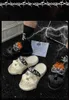 Slippers mass verão insere as sandálias design de nicho ao ar livre sapatos casuais de sola grossa Anti Slip Eva Slippers Punk Skull Head Beach Shoes 240506