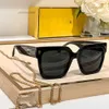 Óculos de sol Oversize Square Roma Sunglasses Roma nos templos de lados com núcleo de metal visível com laser gravado FF Designer de moda de grandes dimensões óculos 40101