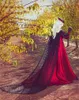 Vintage schwarze und rote gotische Brautkleider mit abnehmbarer Spitzenpackung Langarmige von der Schulter, eine Linie historische Maskeradekleid für Frauen