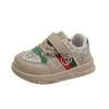 Sneaker autunno nuove scarpe per bambini sola sola camminata Edizione coreana Girls Casual Board Boys Sports Sports H240506