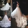 Vestidos novos 3d Borboletas com apliques 2021 decote em coração de coração zagueiro de capela de trem vestido de noiva vestido de novia