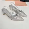 우아한 로우 힐 럭셔리 디자인 샌들 여성 모조 다이아몬드 장식 뾰족한 발가락 팁 슬링 백 캐주얼 가죽 장식 파티 드레스 신발