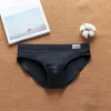 Sépare la nouvelle arrivée des bandes de natation pour hommes de la mode sexy de la mode de mode Antiglare imprimer des maillots de bain professionnels boxer pour hommes