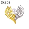 Brooches Skets Elegant Vintage Alloy Heart Pearl Hollow Pins For Women Men Fashion Exquise Design Badges Accessoires