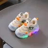 Sneakers Childrens Led casual shoes cute cartoon duck sports shoes childrens luminous tennis shoes boys and girls breathable mesh sports shoes Sapato Q240506