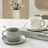 Tumblers 230 ml Europese stijl Koffie beker met schotel en lepel Ceramische mok Solid Color Tea Set Afternoon Melk H240506