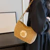 Sznurowanie swobodne łańcuchy słomy stokrotki 2024 Kobiety Summer Messenger Bag Rattan Beach Lady Travel torebki i torebki ramię