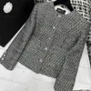 ファッションデザイナーの女性ジャケット2024早春、新しいエレガントなスタイルスリムな格子縞のシングル胸肉丸い首織りカーディガンコート