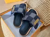 2024 SS Woman Sandal Damier Pool Pillow Flat Comfort Mule Slip On Leather Rubber Sole Open Toe Par Storlek 35-45Box Luxury Designer Flat