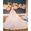 Aplikacja 3D Pearls z sukienkami z koralikami Kwiatowe długie rękawy niestandardowe Scoop Neck Chapel pociąg ślubny Suknia Vestido de novia