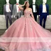 Ramię dree poza obowiązkiem różowy quinceanera 3D kwiatowe koronkowe aplikacje z koralikami plisacka Platom Made Sweet 16 Prince Birthday Party Ball suknia