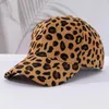 Capes de balle Leopard Hat à l'automne et hiver en velours côtelé de la femme