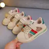 Sneakers Girls Sports Shoes 2023 Autumn New Childrens Fashionable Soft Sole Dad Big Internet Red Running H240507