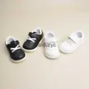 Sneakers Childrens Extérieur Léger et confortable Black Blanc Anti Slip Low Top Circular Sports Chaussures Daily Ek9S51 H240506