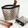 Kosmetisk arrangör Nylon Mesh Makeup Bag dragkedja Hjärtformad toalettarrangör Makeup Bag Multifunktionell Womens Lipstick Key Coin Wallet Bag Y240503