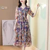 Feestjurken 2024 Paarse bloemen Zijde Ruffed V-Neck Sexy Midi Dress Summer Fashion Light Causal Beach Women Korean Elegant Bodycon Robe