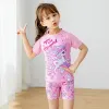 Costumi da bagno 2024 Summer Children Beach Suit Tshirts+Shorts Unisex Boys Girls Due pezzi Swimwear Kids Survi Surfvita Cartoon Swimsuit